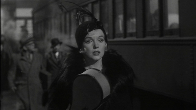 some-like-it-hot-marilyn-monroe-01