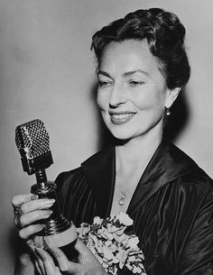 Moorehead with her Golden Mike Award, for her work in radio, 1953