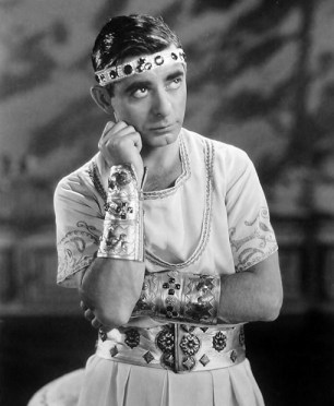 Cantor in ROMAN SCANDALS