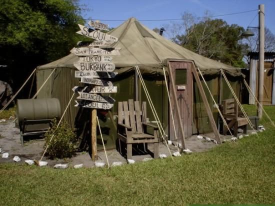 The 4077th signs of home